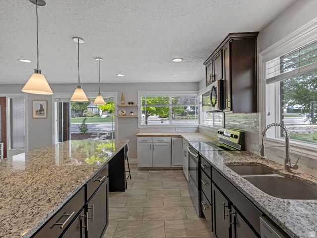 935 N 400 E, Bountiful, UT 84010