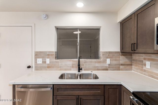 5174 Mountain Avenue, Tucson, AZ 85706