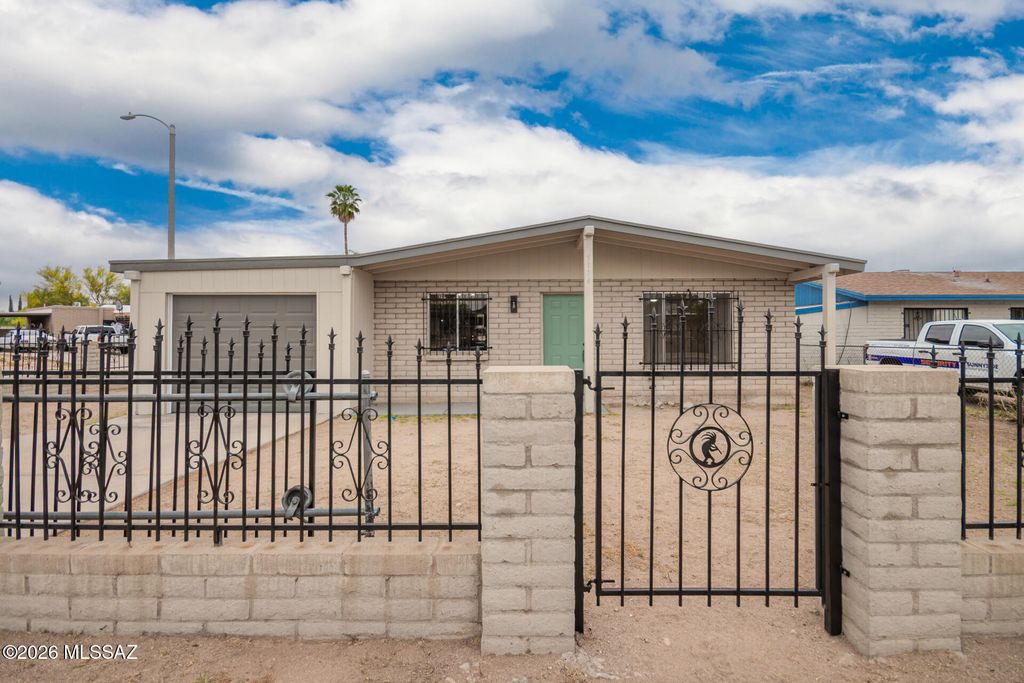 5174 Mountain Avenue, Tucson, AZ 85706
