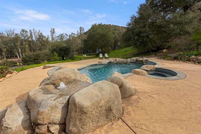 14215 WOODS VALLEY RD, Valley Center, CA 92082