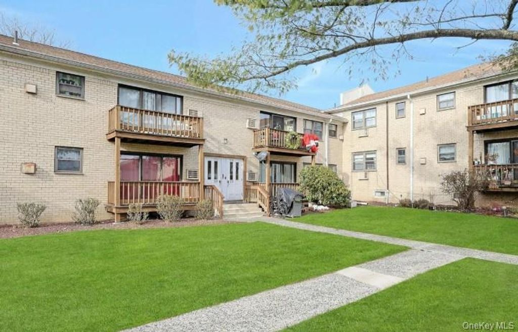 285 Sneden Place 285, Spring Valley, NY 10977