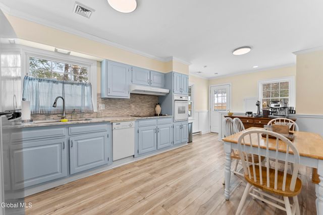 8 Higgins Road, Lake George, NY 12845