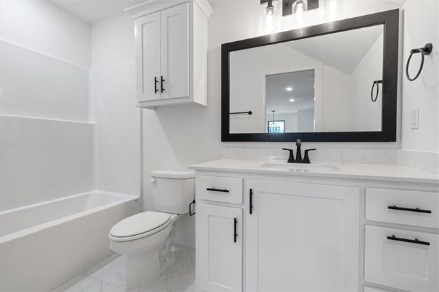 6903 SW Orange Avenue, Bentonville, AR 72713