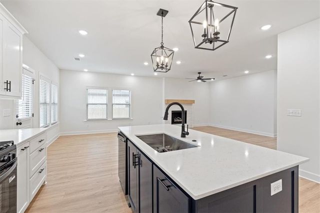 6903 SW Orange Avenue, Bentonville, AR 72713