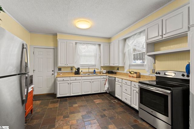 106 Webster Street, Slater, SC 29683