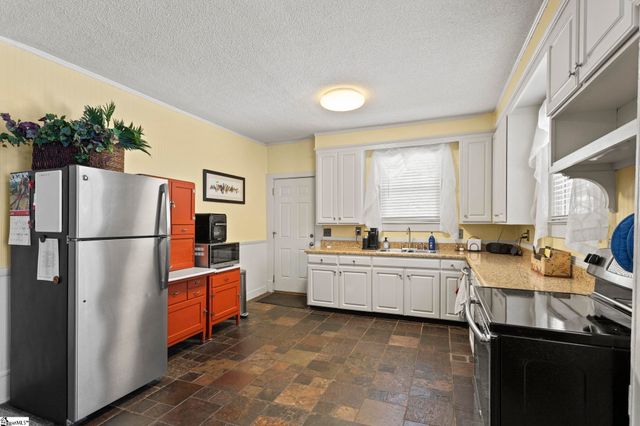 106 Webster Street, Slater, SC 29683