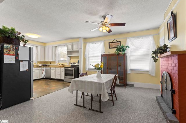 106 Webster Street, Slater, SC 29683