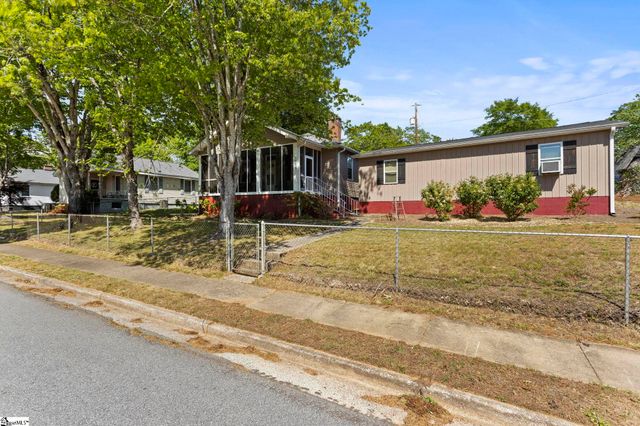 106 Webster Street, Slater, SC 29683