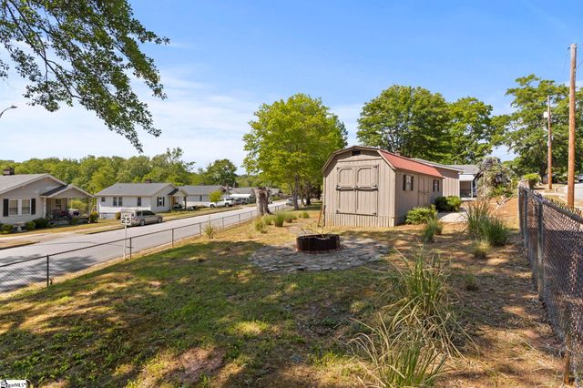 106 Webster Street, Slater, SC 29683