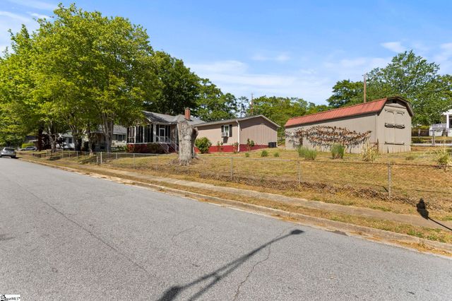 106 Webster Street, Slater, SC 29683