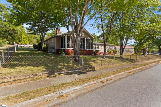 106 Webster Street, Slater, SC 29683