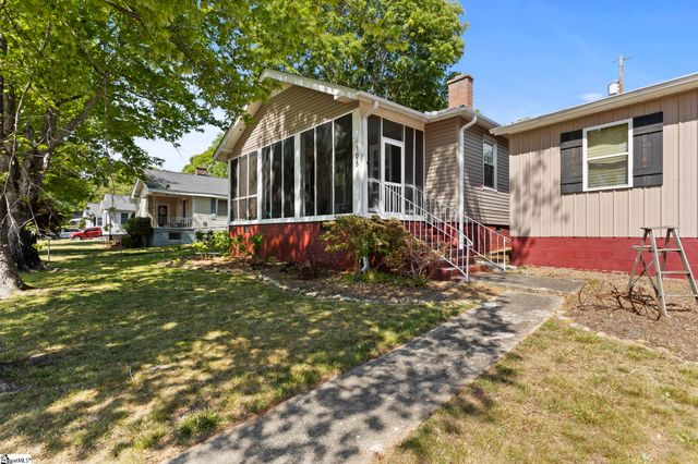106 Webster Street, Slater, SC 29683