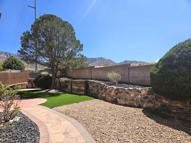 13216 Circulo Largo NE, Albuquerque, NM 87112