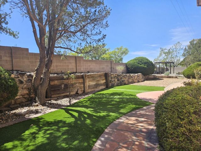 13216 Circulo Largo NE, Albuquerque, NM 87112