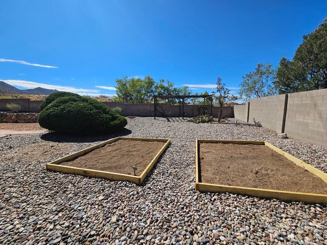 13216 Circulo Largo NE, Albuquerque, NM 87112