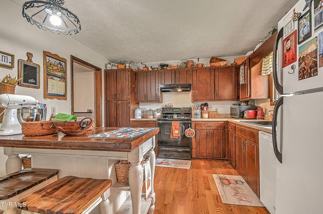 725 Gray Sta-Sul Springs Road, Jonesborough, TN 37659