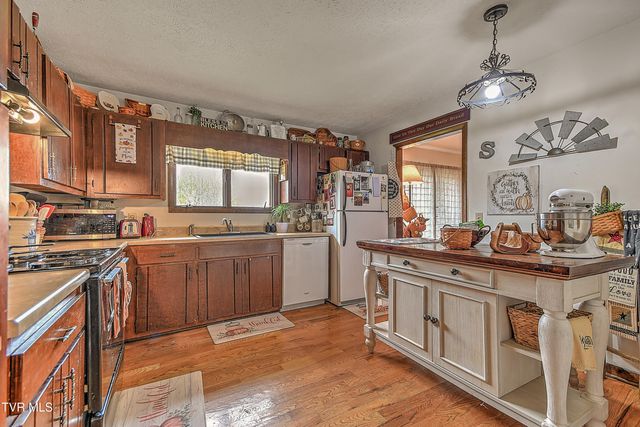 725 Gray Sta-Sul Springs Road, Jonesborough, TN 37659