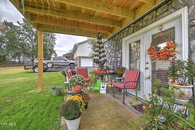 725 Gray Sta-Sul Springs Road, Jonesborough, TN 37659