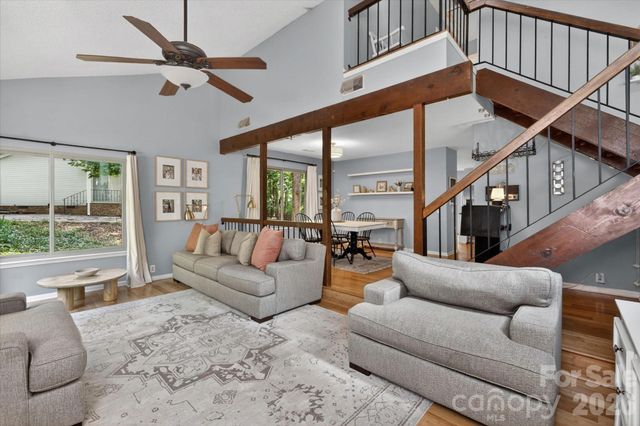 7611 Robin Crest Road, Charlotte, NC 28226