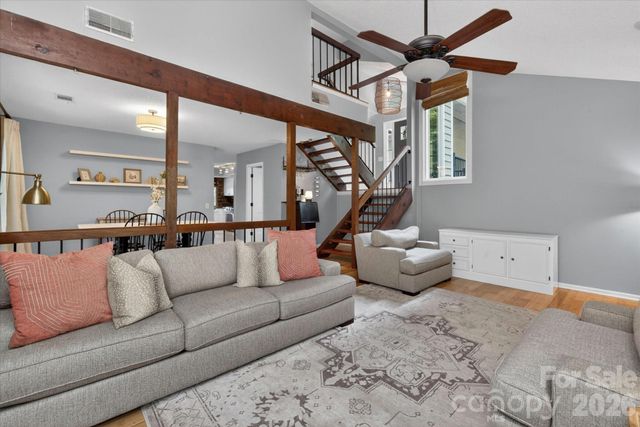 7611 Robin Crest Road, Charlotte, NC 28226