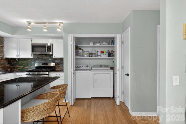 7611 Robin Crest Road, Charlotte, NC 28226