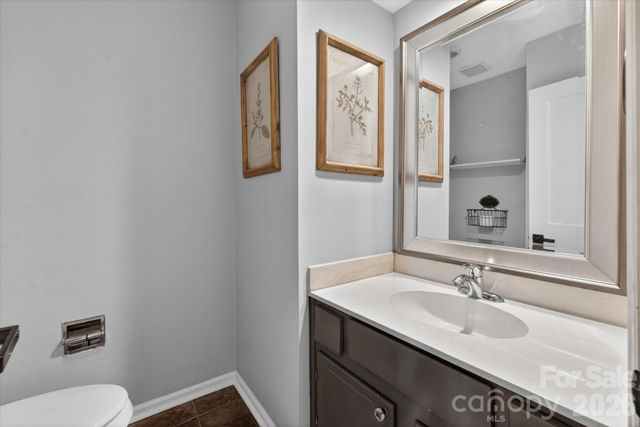 7611 Robin Crest Road, Charlotte, NC 28226