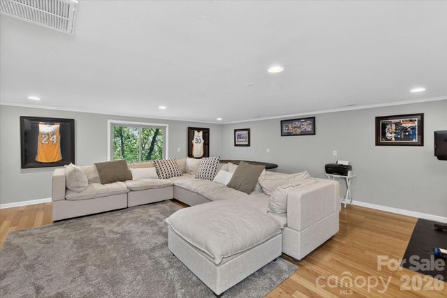7611 Robin Crest Road, Charlotte, NC 28226