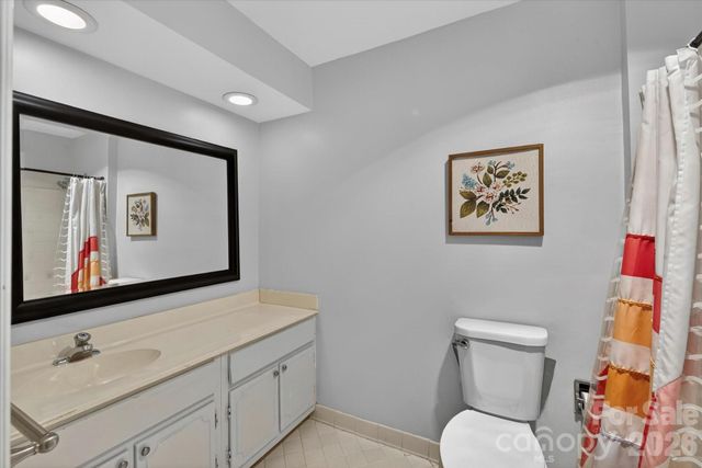 7611 Robin Crest Road, Charlotte, NC 28226