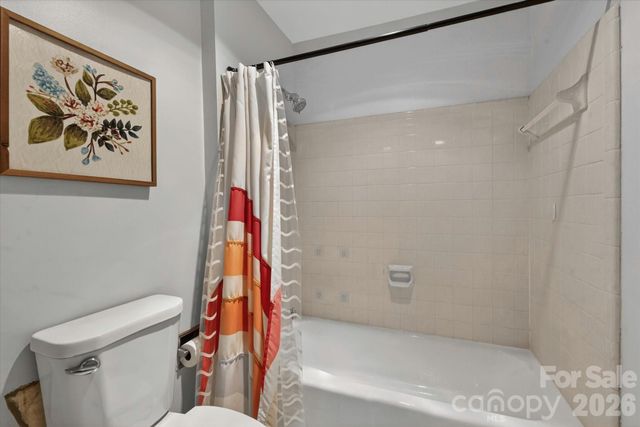 7611 Robin Crest Road, Charlotte, NC 28226