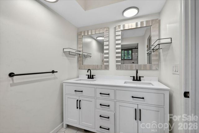 7611 Robin Crest Road, Charlotte, NC 28226