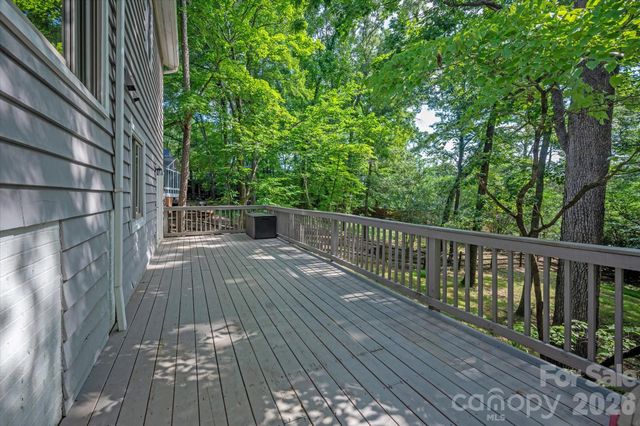 7611 Robin Crest Road, Charlotte, NC 28226