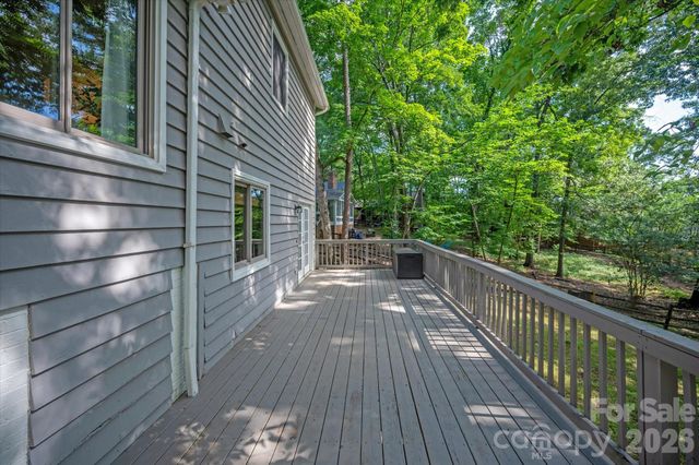 7611 Robin Crest Road, Charlotte, NC 28226