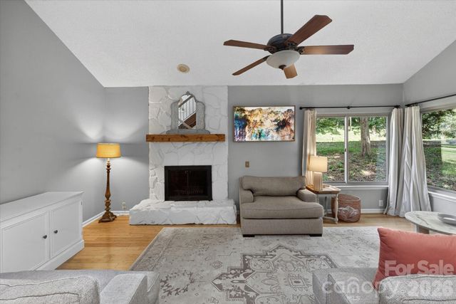 7611 Robin Crest Road, Charlotte, NC 28226