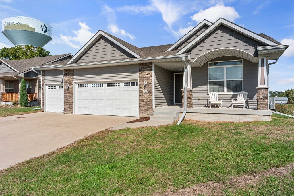 2147 SE Fox Valley Drive, West Des Moines, IA 50265