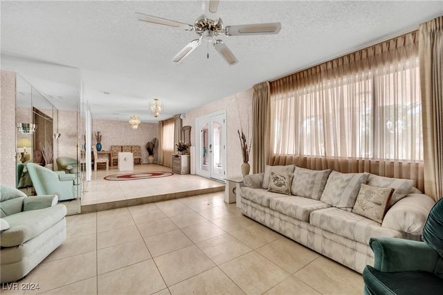 5290 Obannon Drive, Las Vegas, NV 89146