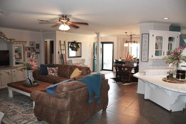 1707 W Bedford Street, Dimmitt, TX 79027