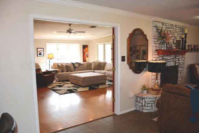 1707 W Bedford Street, Dimmitt, TX 79027