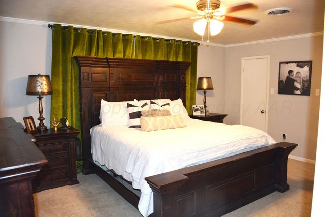 1707 W Bedford Street, Dimmitt, TX 79027