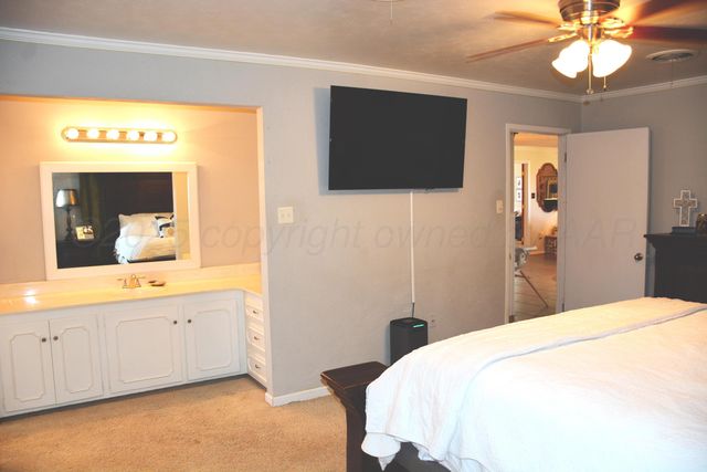 1707 W Bedford Street, Dimmitt, TX 79027