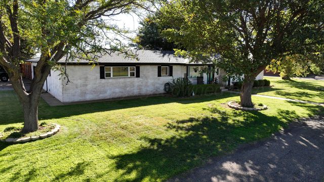 1707 W Bedford Street, Dimmitt, TX 79027