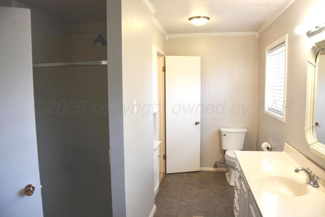 1707 W Bedford Street, Dimmitt, TX 79027