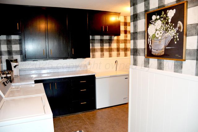 1707 W Bedford Street, Dimmitt, TX 79027