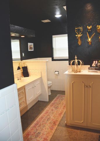 1707 W Bedford Street, Dimmitt, TX 79027