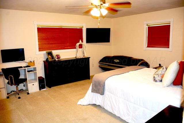 1707 W Bedford Street, Dimmitt, TX 79027