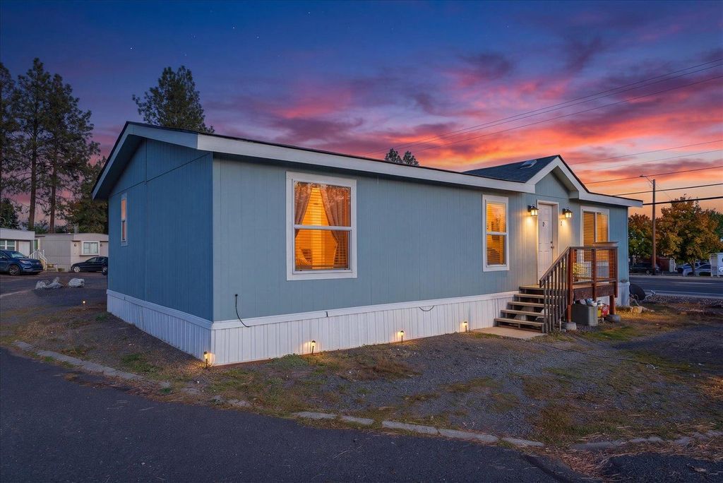 840 W 1st St, Cheney, WA 99004 photo 2