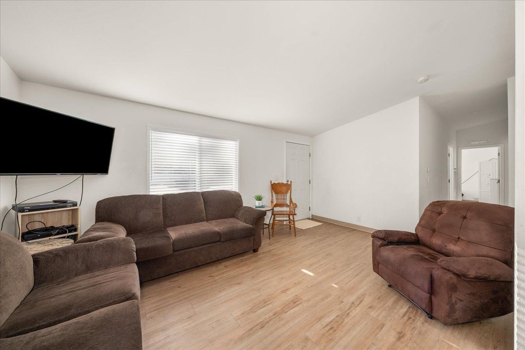 840 W 1st St, Cheney, WA 99004 photo 5