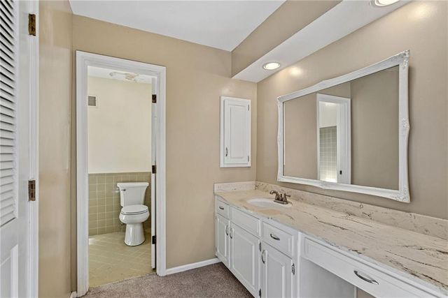 5717 METCALF Court, Overland Park, KS 66202