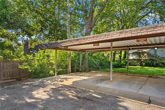 5717 METCALF Court, Overland Park, KS 66202