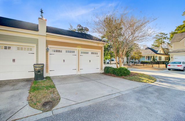 121 Sabal Court, Summerville, SC 29483