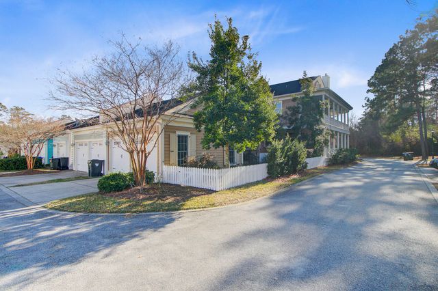 121 Sabal Court, Summerville, SC 29483